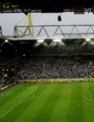 Борусия препъна Щутгарт по пътя към Шампионската Лига
