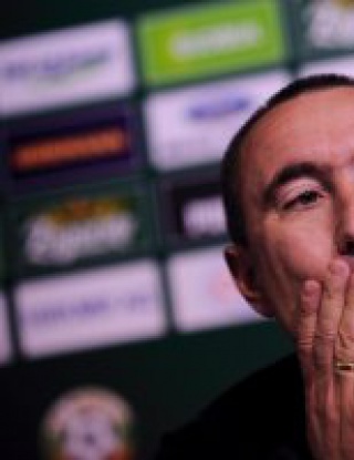 Стоилов все още няма договор с националния отбор