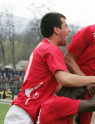Гол на Муши донесе трудна победа на ЦСКА в Бургас