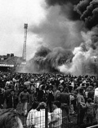 Фирма печели пари от пожар, убил 56 човека на футболен мач