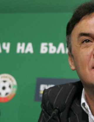 Боби открива държавното първенство по плажен футбол