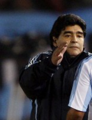 Марадона към Тевес: Спри да \"гниеш\" в Юнайтед, подписвай със Сити