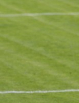 Валери Божинов официално дебютира, но Парма падна у дома за купата