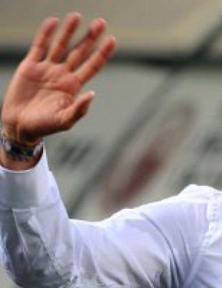 Берлускони дърпа ушите на Лео: Защо не пусна Зеедорф титуляр?