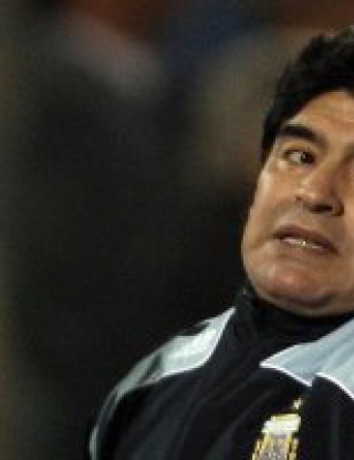 Марадона набеди шест играчи за слабата игра, гони ги от национала