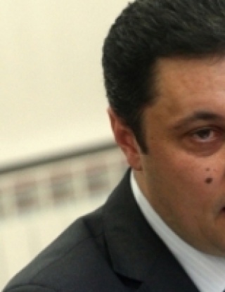 Футболните клубове работят с черни каси