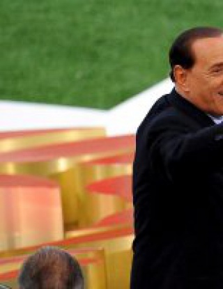 Медиите в Италия заподозряха заговор между Берлускони и Моуриньо