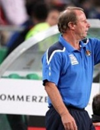 Берти Фогтс остава още два сезона начело на Азербайджан