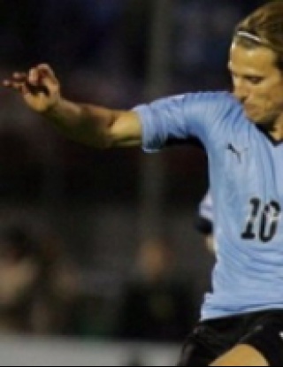 Уругвай с единия крак в ЮАР след победа като гост над Коста Рика