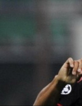 Роналдиньо преговаря за нов договор с Милан през януари