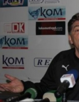 Футболистите на Локо Пловдив се оплакват от Шенсой