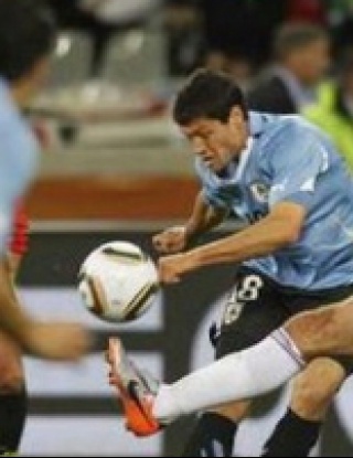 Ялова Франция не успя да се справи с коравия тим на Уругвай на старта на Мондиал 2010