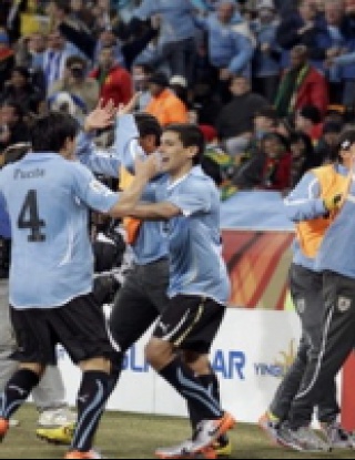 Уругвай на полуфинал след драма и дузпи срещу Гана