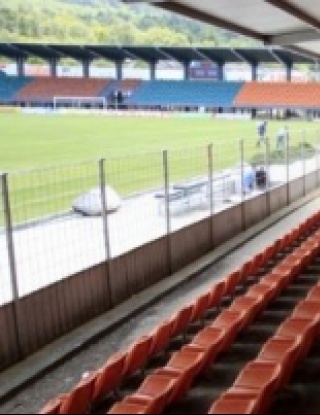 Стадионът в Ловеч вече готов за Шампионската лига (снимки)