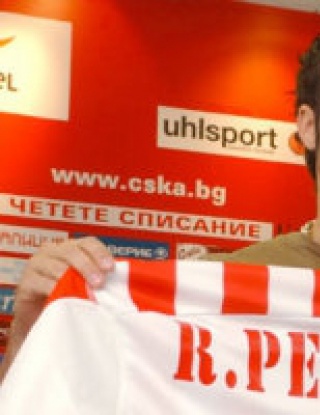 Роберт Петров пое към Азербайджан