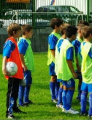 Футболната академия на Черноморец поднови занимания