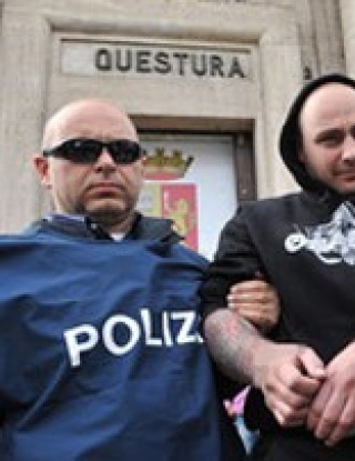 \"Организираната престъпност стои зад погромите в Генуа\"