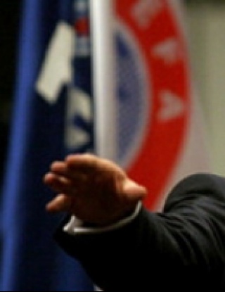 Боби Михайлов става шеф в УЕФА