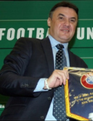 Михайлов официално кандидат за място в Изпълкома на УЕФА