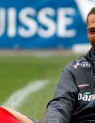 Осъдиха измамника на Джон Карю на 40 месеца затвор