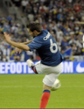Слаба Франция се класира за Евро 2012 след измъчено реми (видео)