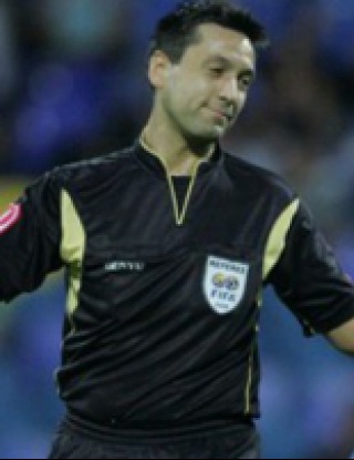 Видеоклипове от Англия обсъждат наши съдии