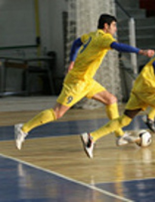 Коледен Турнир по мини-футбол в новооткритата зала на "Академик"