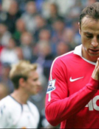 Бербатов хвана самолета за Германия, води преговори