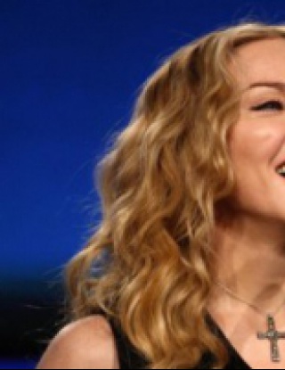 Мадона представи "футболния си" клип