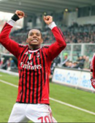 Милан отново лидер в Серия "А" след успех над Чезена (видео)