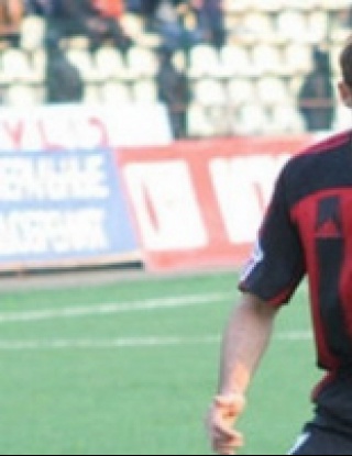 Сираков с червен картон, a Пеев с жълт, при победа