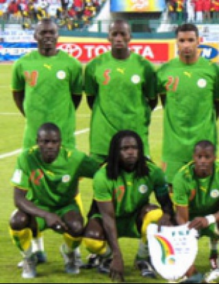 Французин пое
националния отбор
на Сенегал