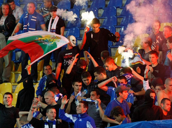 Нов закон: Глоба до 1000 лв. за цигара на стадиона