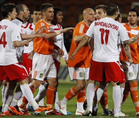 Разпадът на Литекс започна, три звезди напуснаха клуба