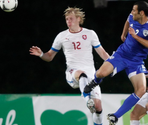 Включиха Росицки в разширения състав на Чехия за Евро 2012, въпреки травмата