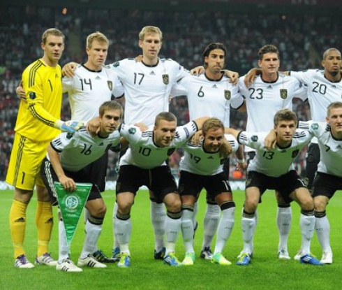 Бундестимът ще посети Аушвиц преди Евро 2012