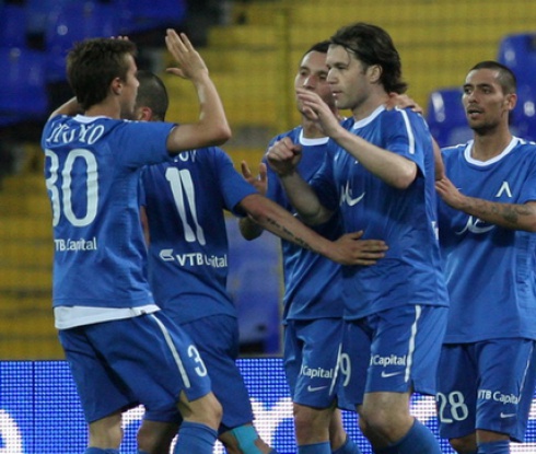 Алжирци отрязаха Левски за млад защитник