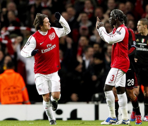 Росицки на линия за мача с Русия в петък