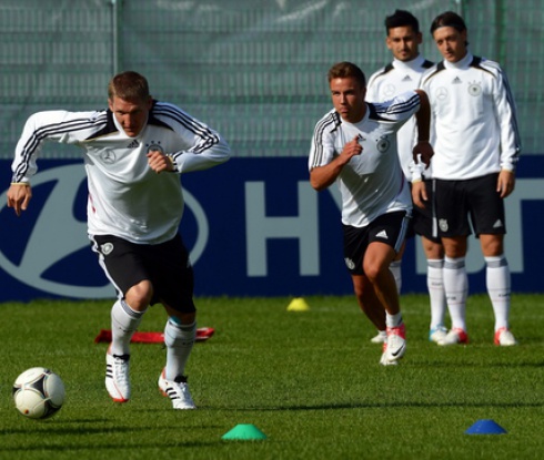 Йозил: Кристиано е симпатичен тип