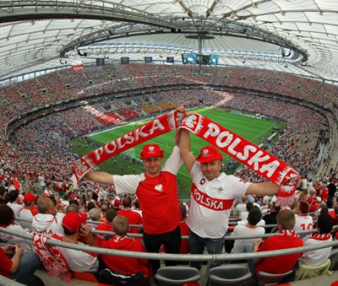 Покривът на стадиона във Варшава ще бъде отворен