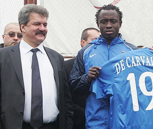 Официално: Левски отново привлече Базил Де Карвальо