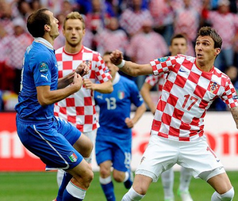 Хърватия не се даде на Италия в здрав сблъсък (видео)
