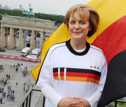 Ангела Меркел ще присъства на мача Германия - Гърция
