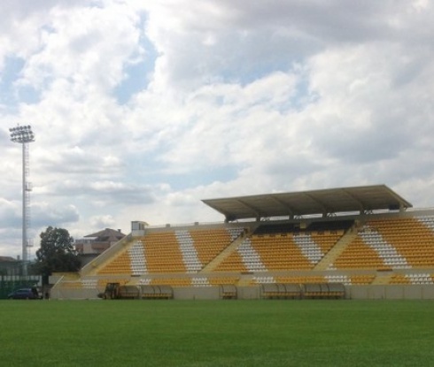 Започна ремонт на стадион "Бончук" в Дупница