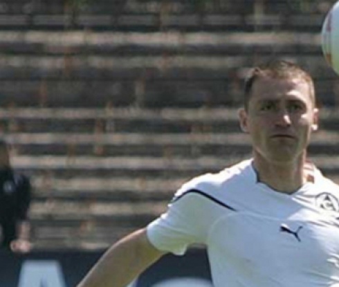 Николай Божов играч на мача при първата победа на Хамрун