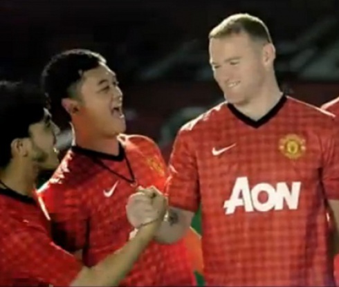 Звездите на Юнайтед взеха участие в клип на рок група (видео)
