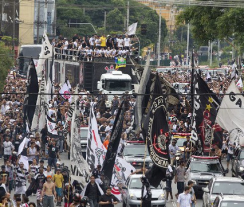 Феновете на Коринтианс превзеха улиците на Сао Пауло