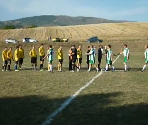 Съдии ядоха бой на мач в село Долна Секирна