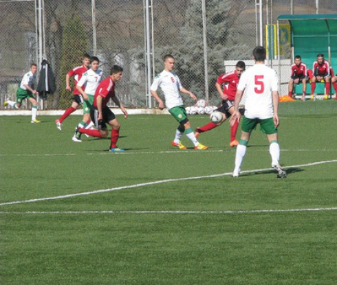 България (U15) победи Черноморец в контролна среща