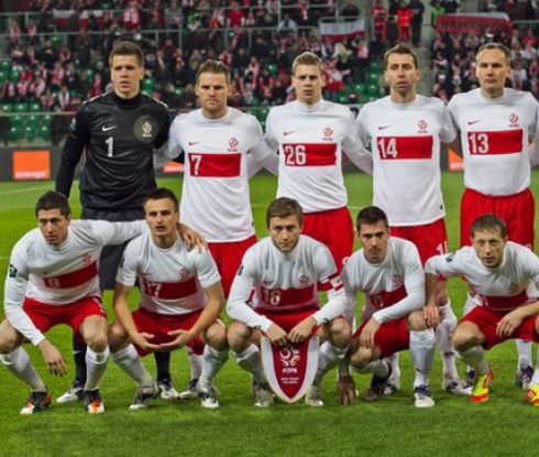 Адам Навалка пое националния отбор на Полша